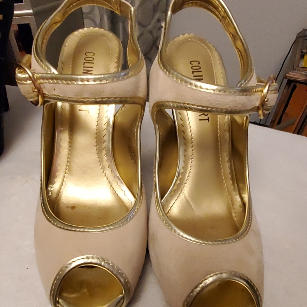 Colin Stuart gold and tan sueded heels